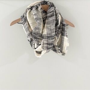 Loft Tweed Fringe Hem Infinity Scarf Black & Beige, One Size